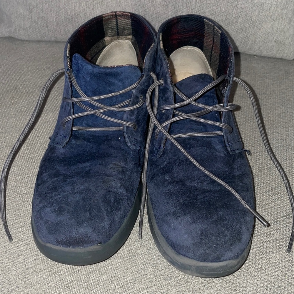 Uggs boots kids gently worn size 3